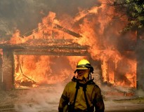 San Fernando Valley তে ভয়াবহ দাবানল, উদ্বাস্তু ১ লক্ষের বেশি বাসিন্দা