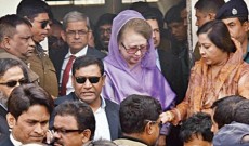 জামিন না হলে নির্বাচনে ‘অযোগ্য’ খালেদা