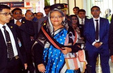 দেশে ফিরেছেন প্রধানমন্ত্রী