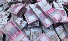 আইনের ফাঁক-ফোকরে বেরিয়ে যাচ্ছে ব্যাংকের টাকা