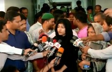 নেপালে বিমান দুর্ঘটনা : হাসপাতাল থেকে বাড়ি গেলেন এ্যানী